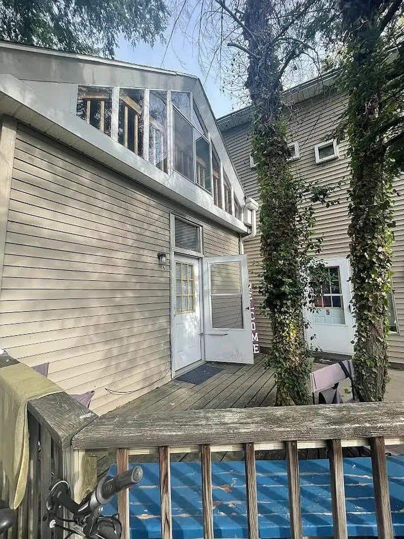 Bloomington Apartment: 521 E. 7th St.