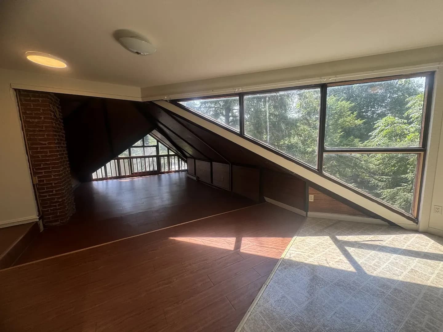 Bloomington Apartment: 521 E. 7th St.