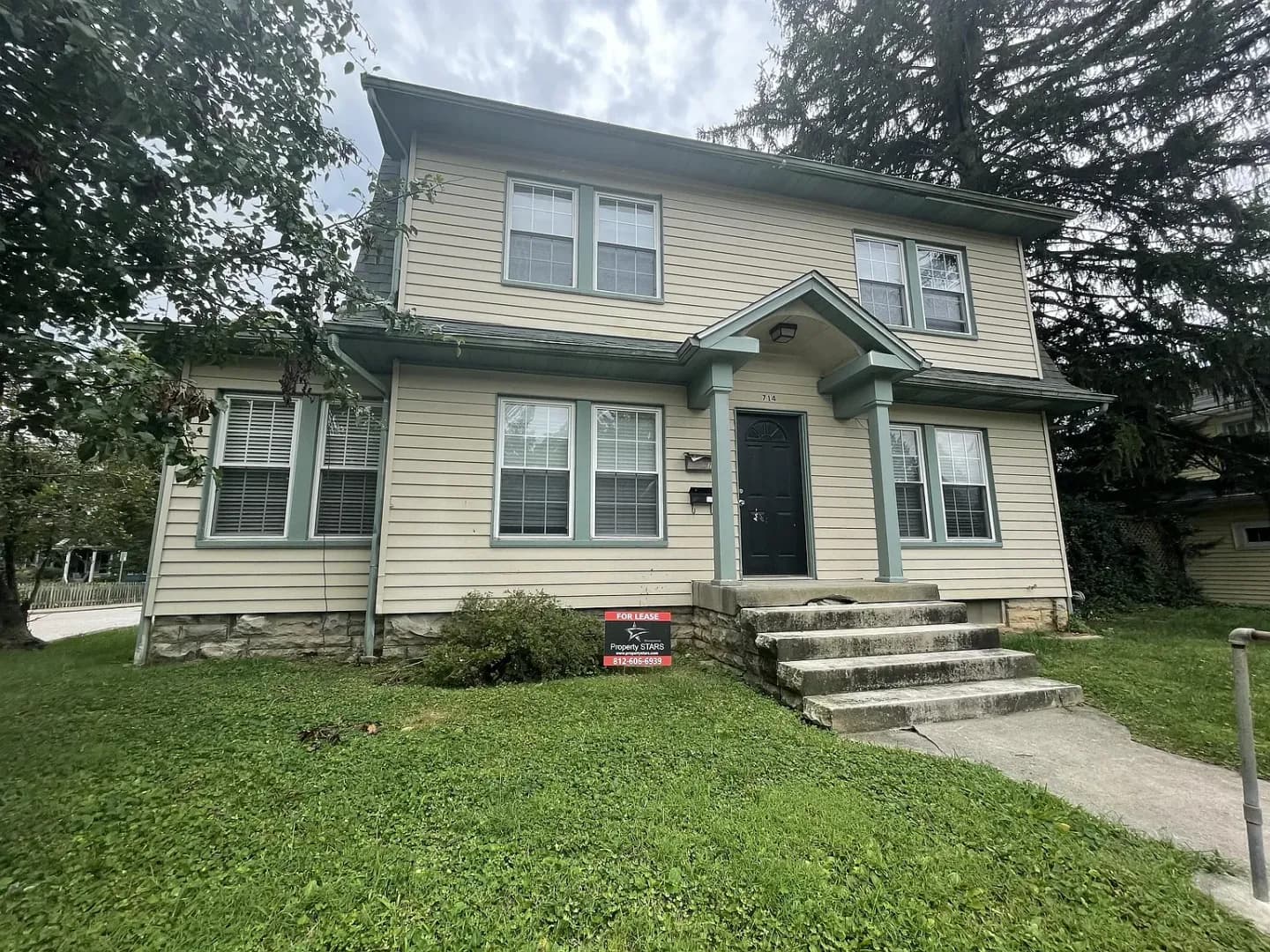 Bloomington House: 714 E 1st St