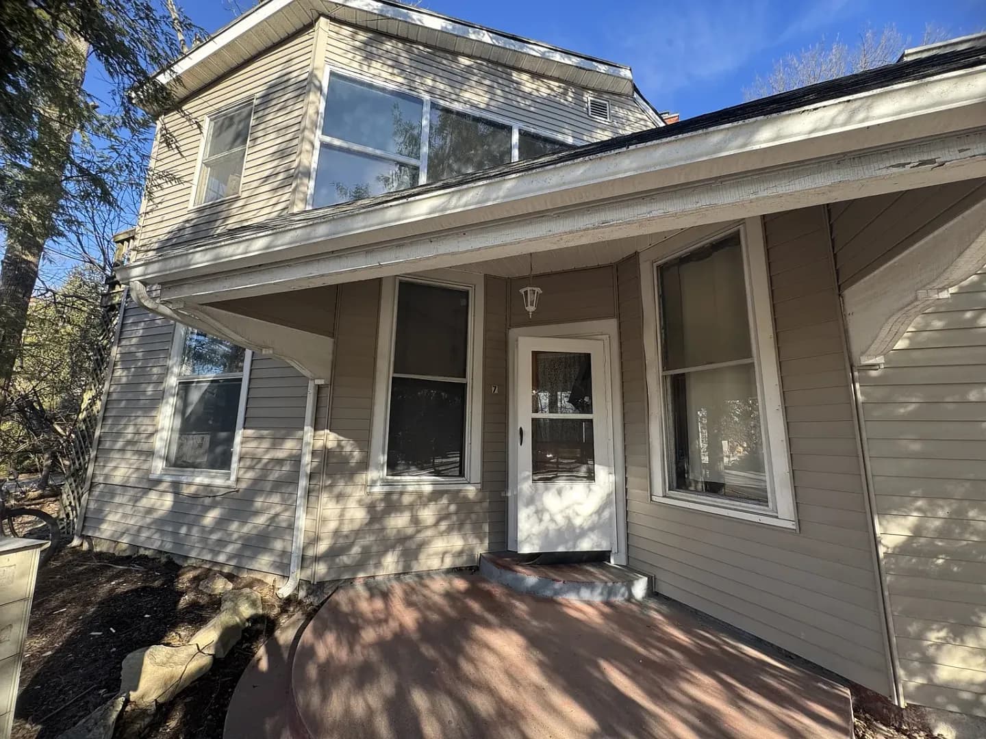 Bloomington Apartment: 521 E. 7th St.