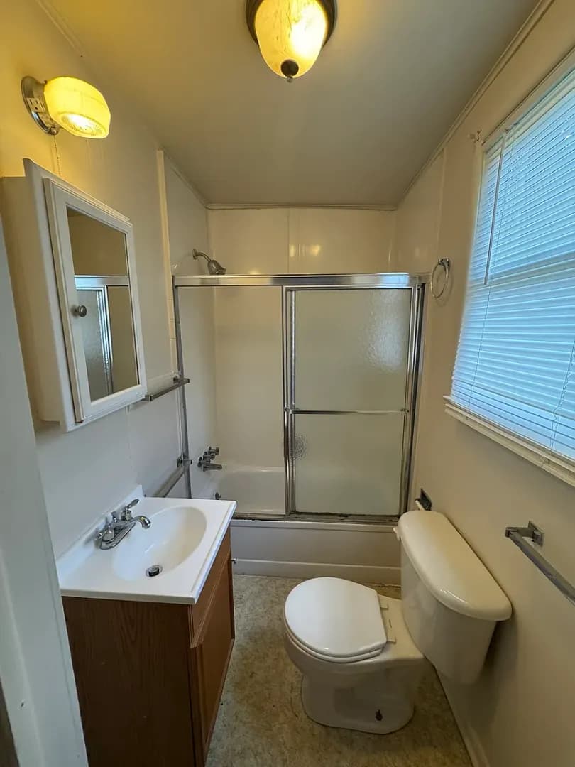 Bloomington House: 500 S Lincoln St