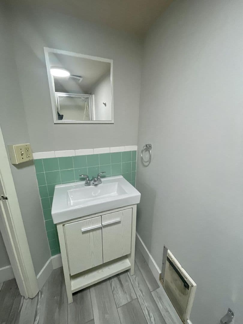 Bloomington Apartment: 416 E. 2nd St.