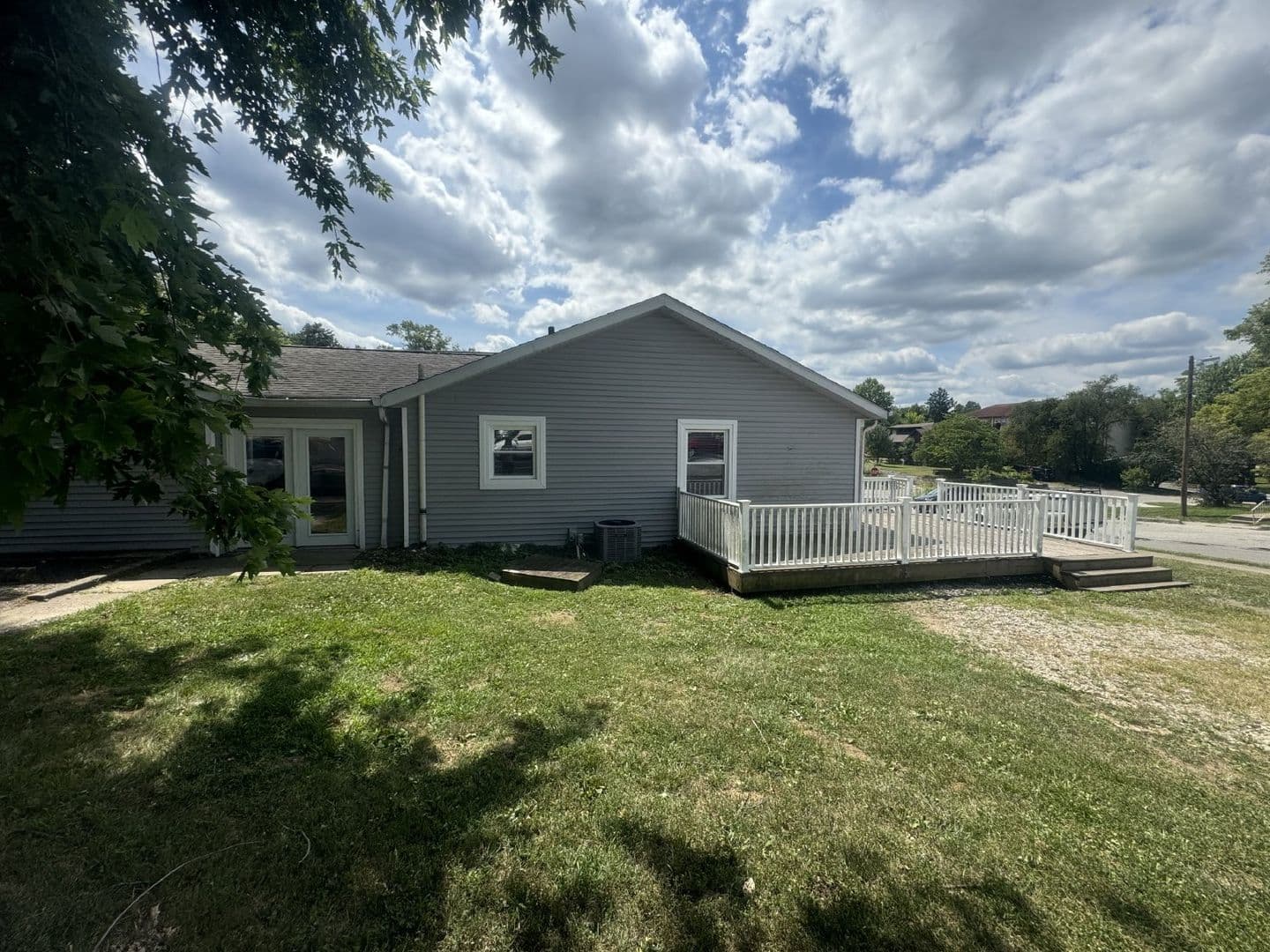 Bloomington House: 1506 N. Washington