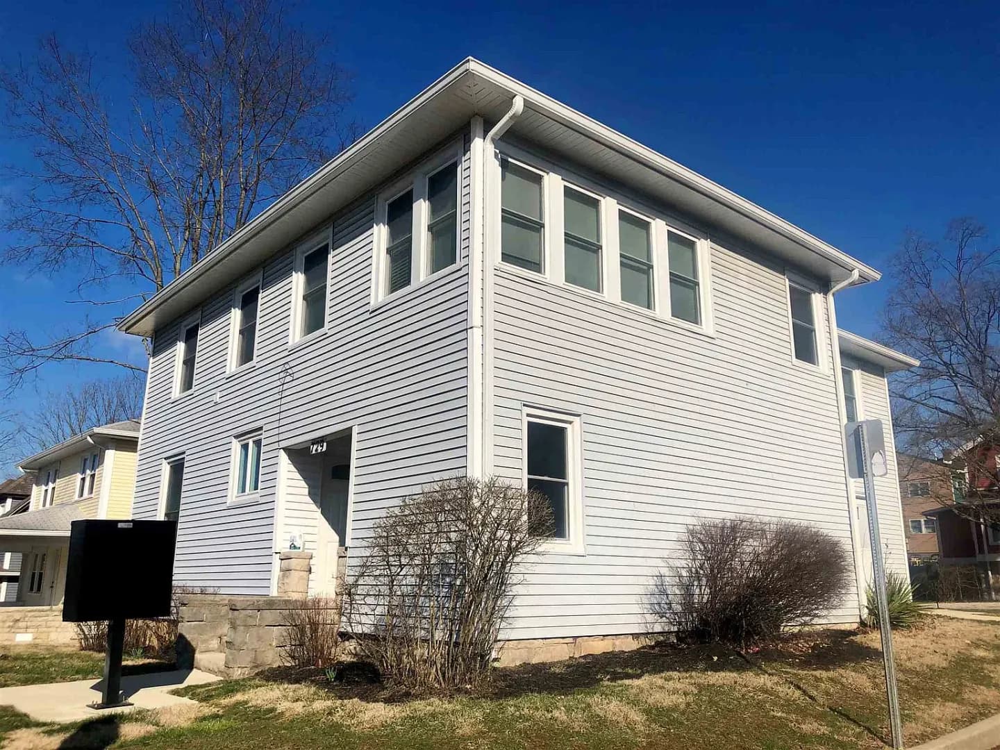 Bloomington Apartment: 729 E Hunter