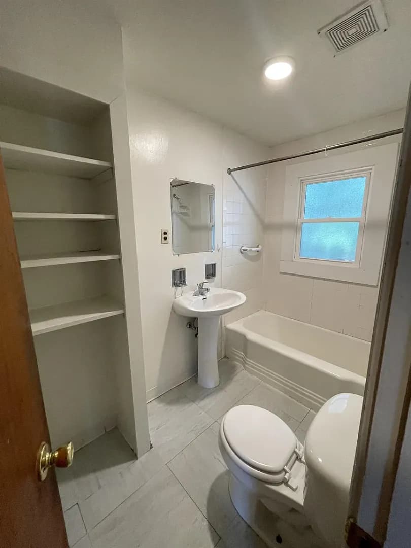 Bloomington House: 403 N. Roosevelt