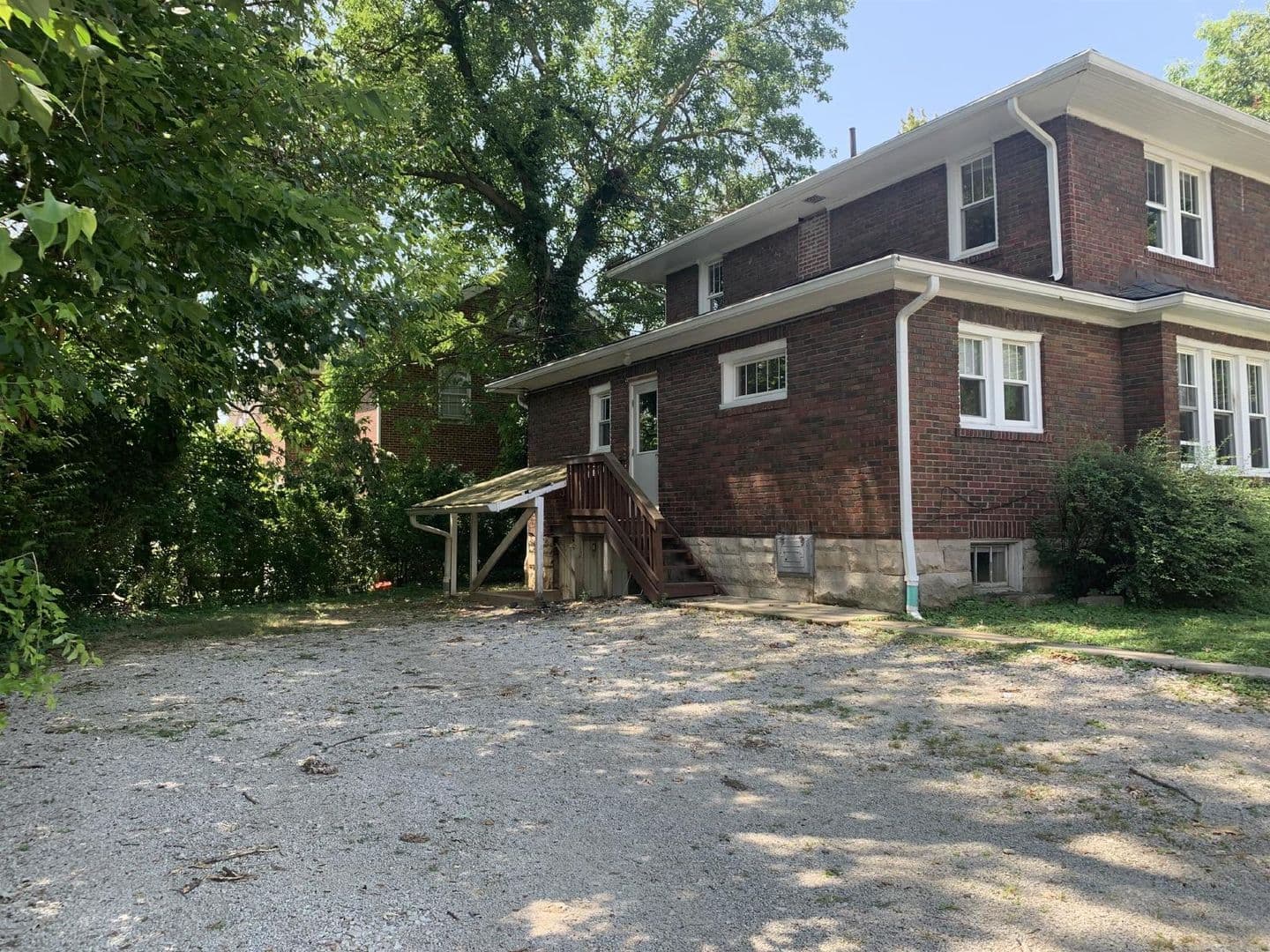 Bloomington House: 320 N. Lincoln
