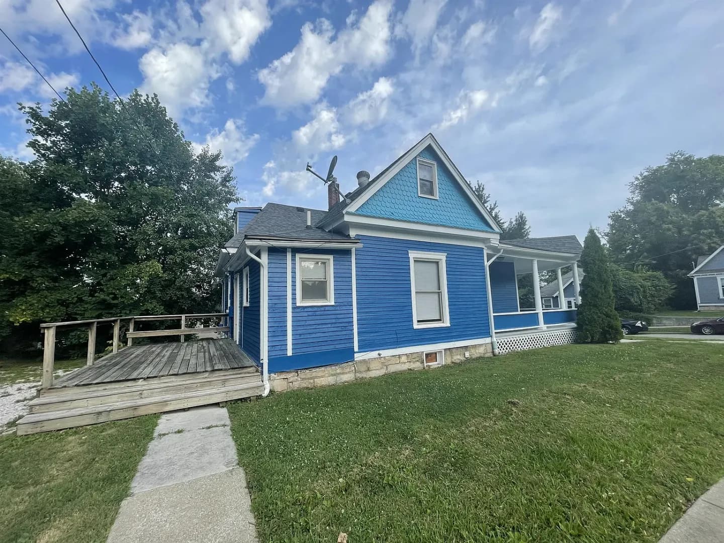 Bloomington House: 500 S Lincoln St