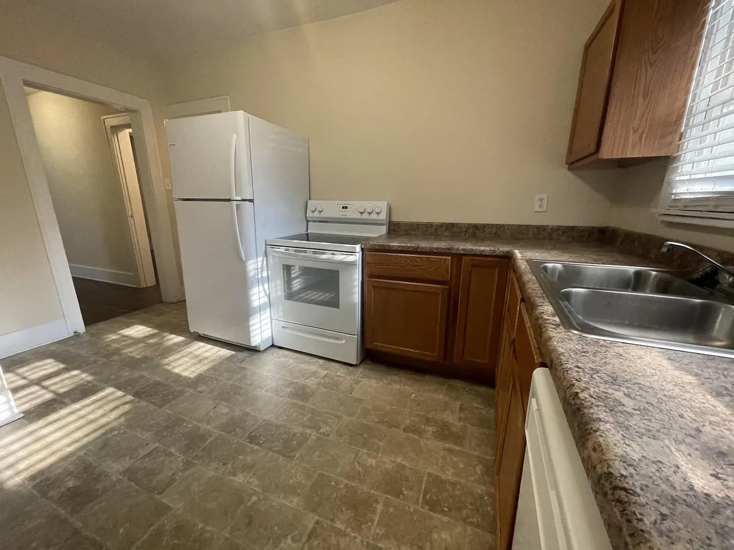 Bloomington House: 449 S Henderson St