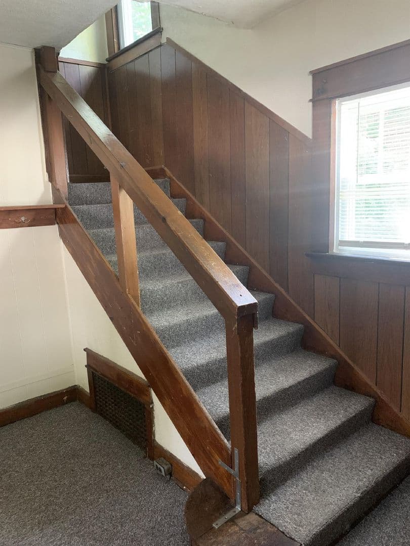 Bloomington House: 320 N. Lincoln