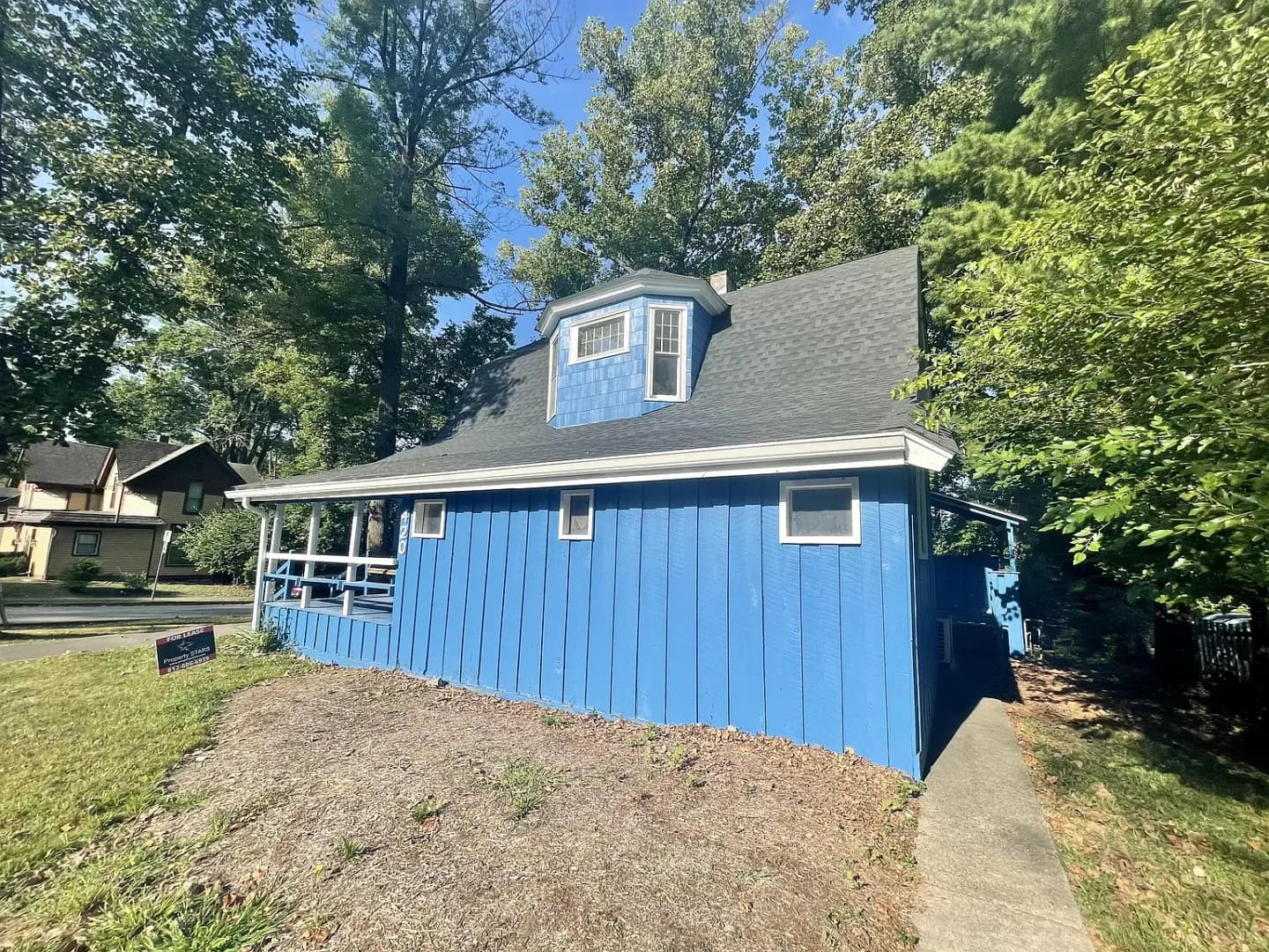Bloomington House: 420 S Woodlawn Ave