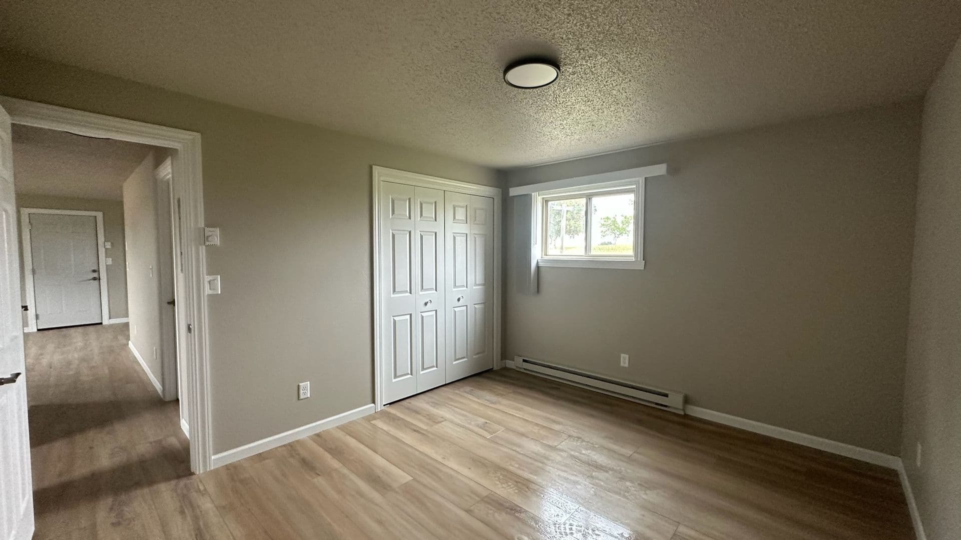 Rugby Apartment: 48 Country Road