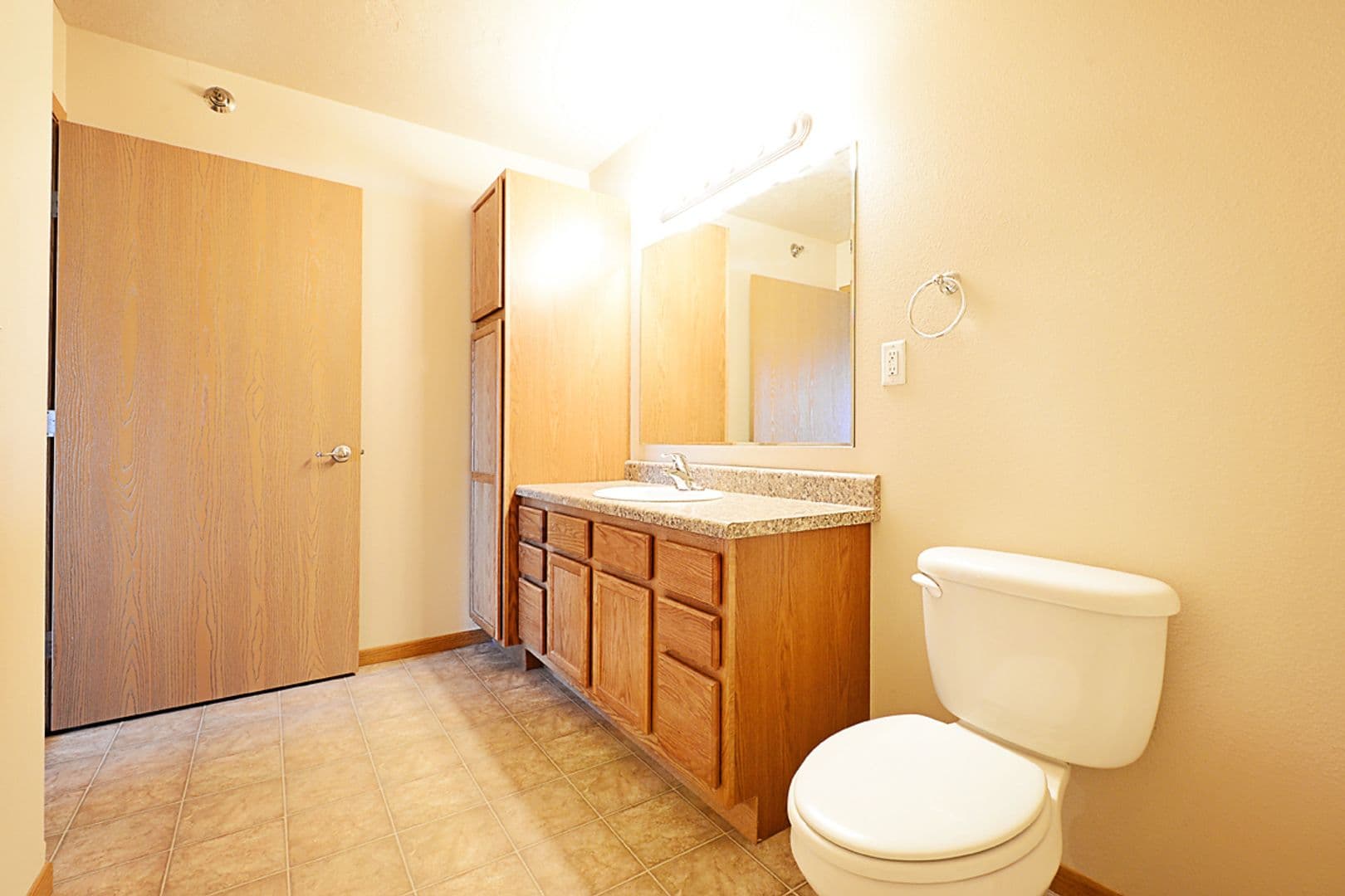 Minot Apartment: Northfield