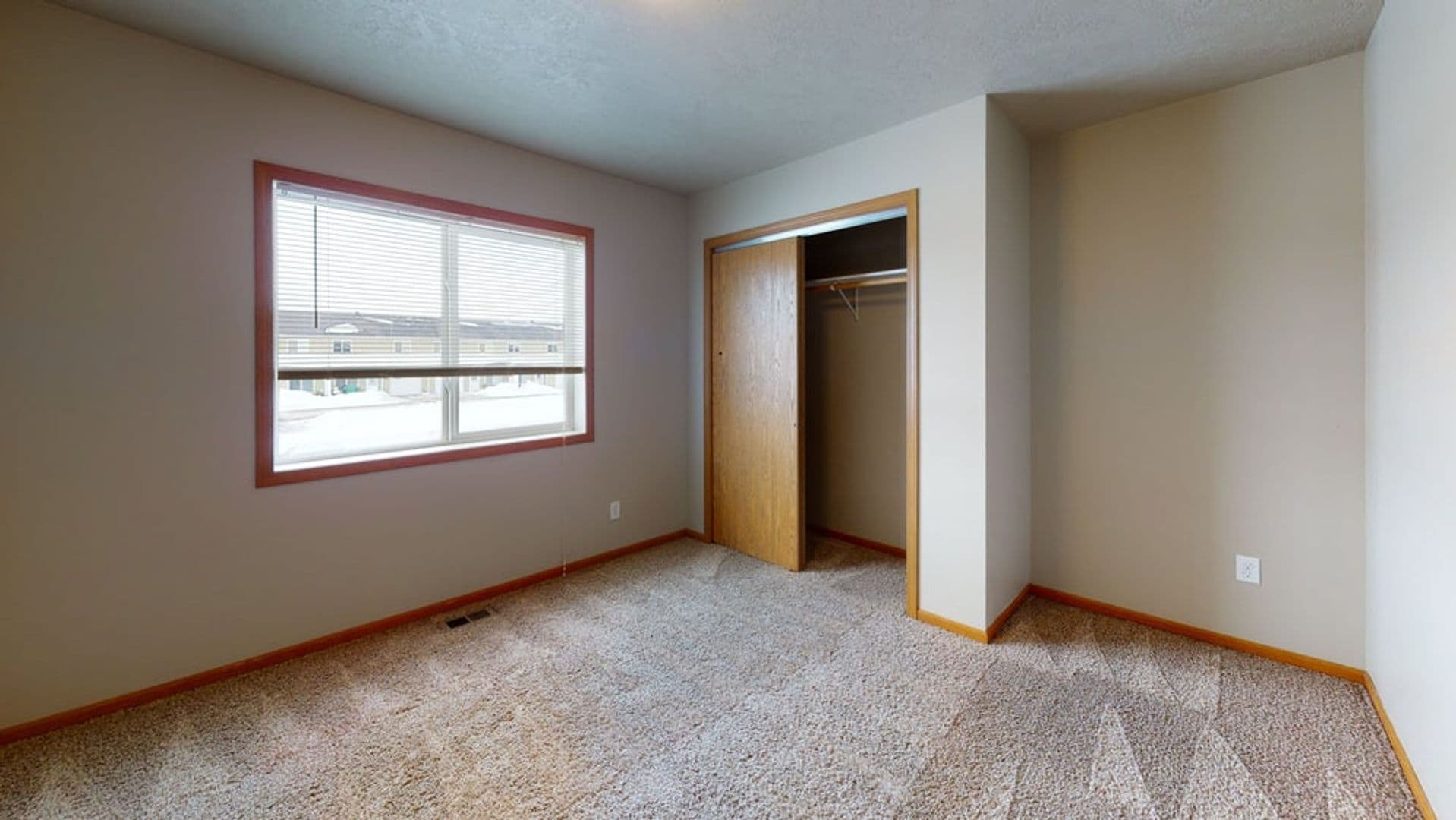 Minot Apartment: 1732 - 1754 35th Ave SE