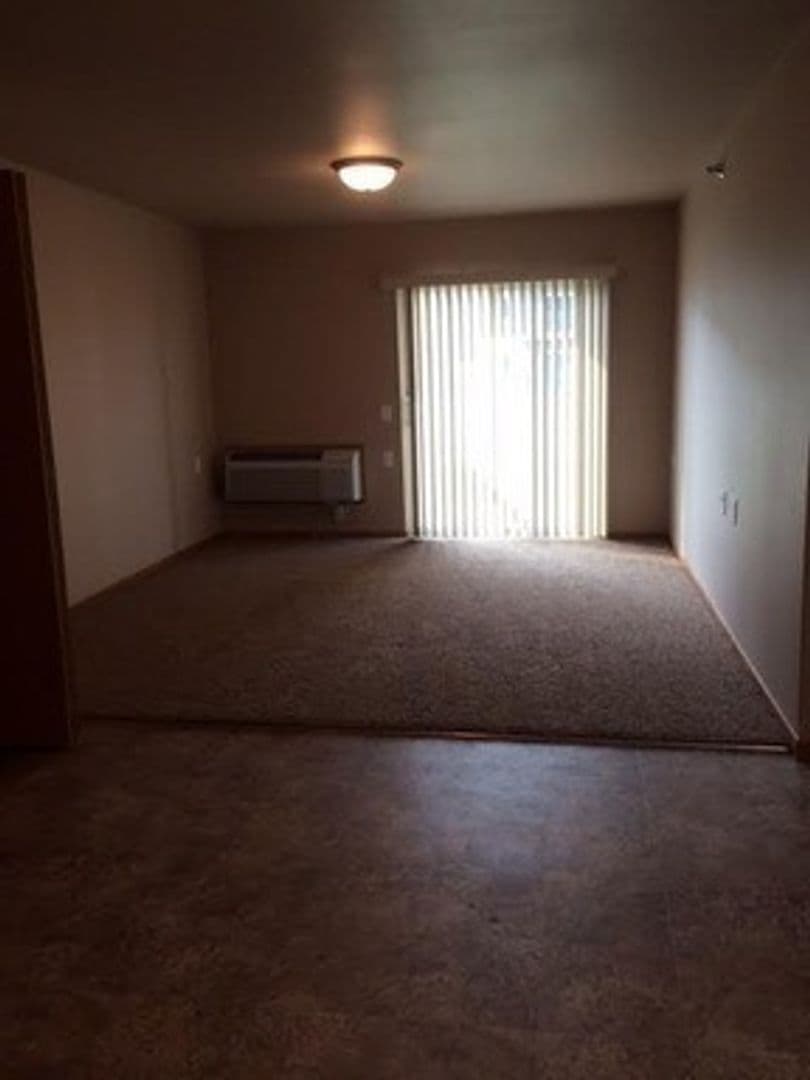 Minot Apartment: 2150 33rd St NW