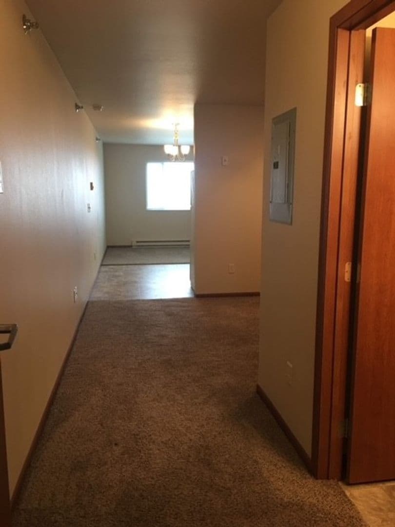 Lignite Apartment: 409 King Street