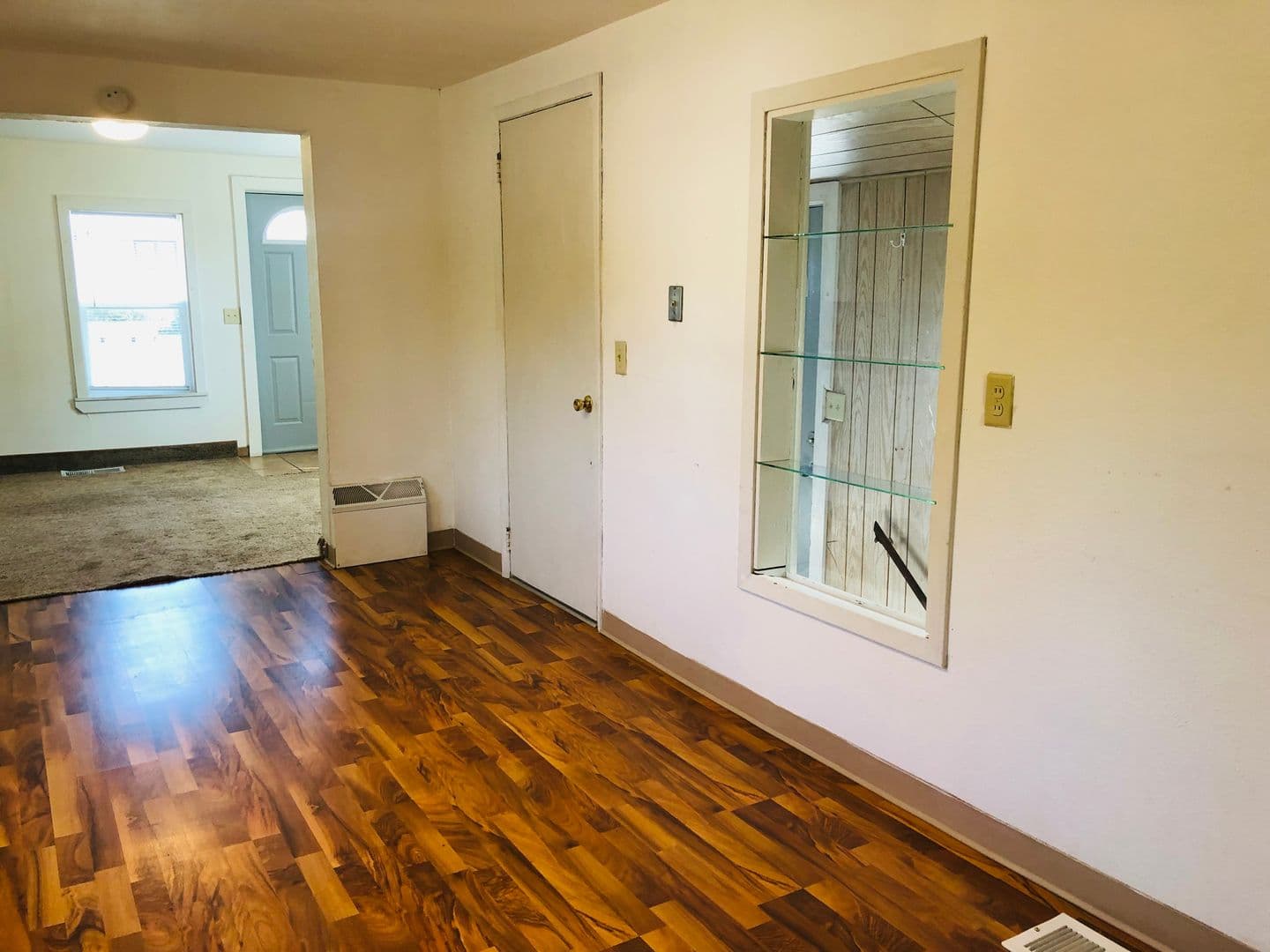 Minot House: 1600 2nd St SE