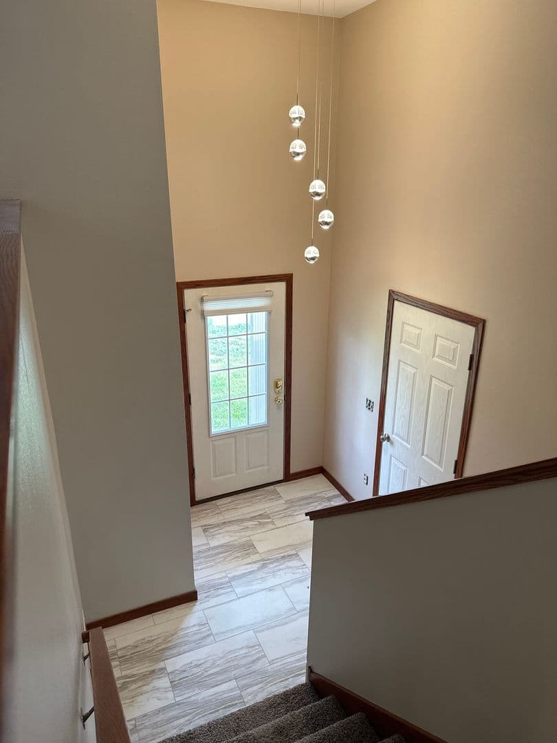 Minot House: 111 Mulberry Loop