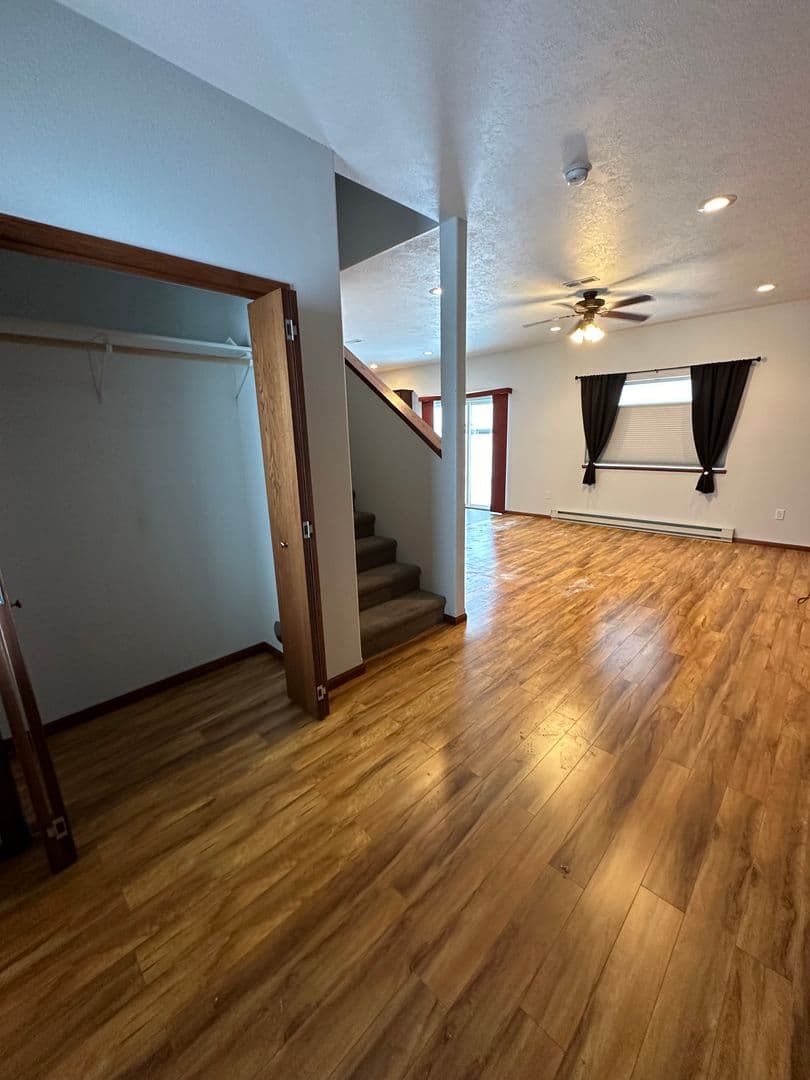 Minot House: 1524 35th Ave SE