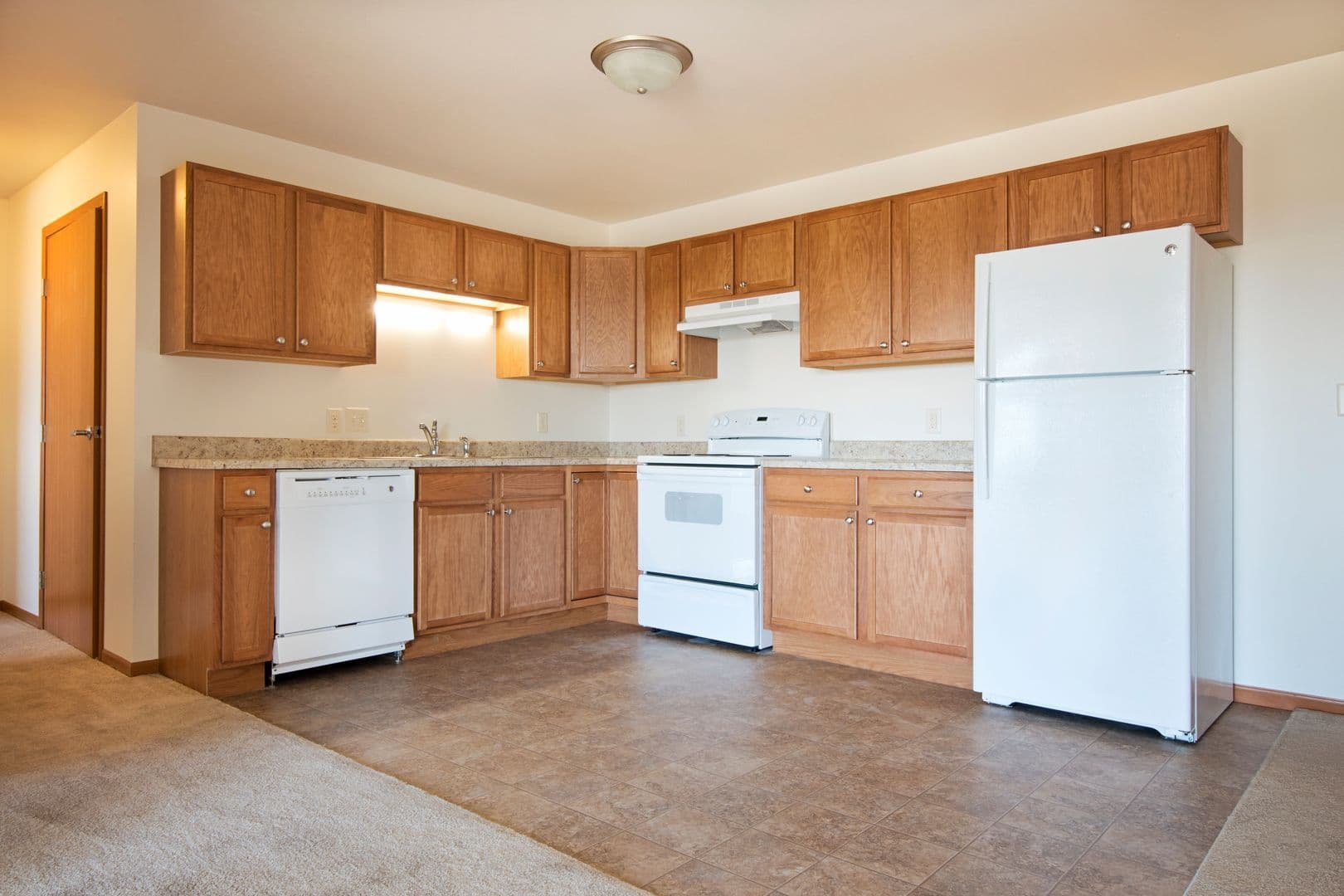 Minot Apartment: 2031 33rd St NW