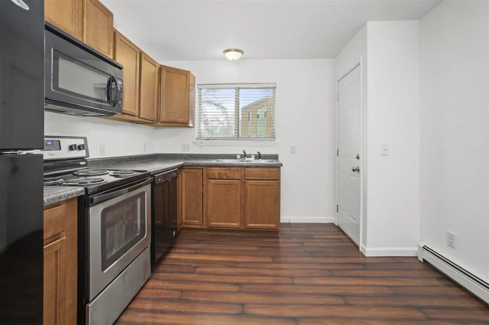 Minot Apartment: 225 19th St SE