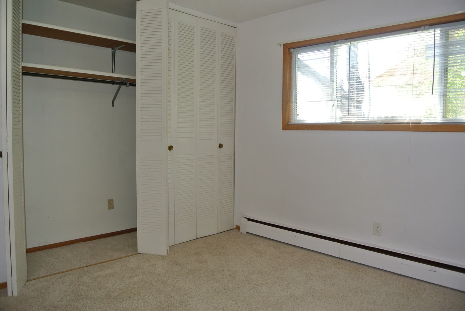 Minot Apartment: 1700 6th St NW