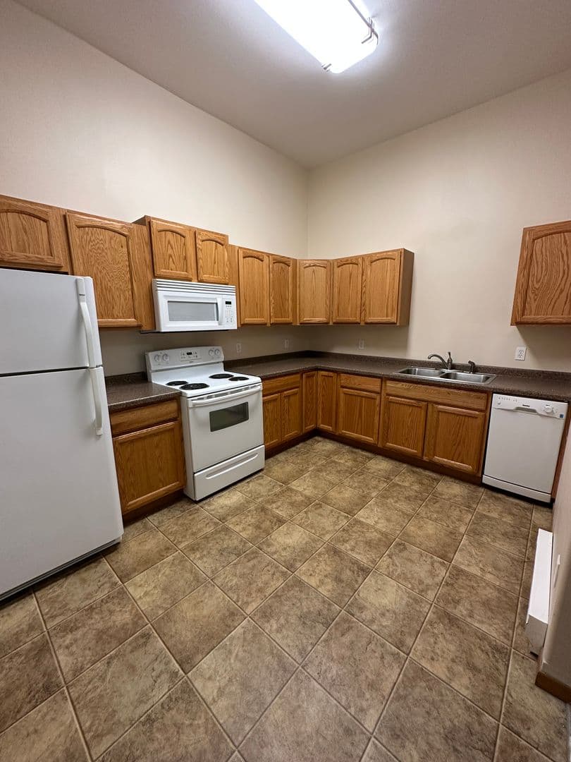 Minot Apartment: 17 South Main