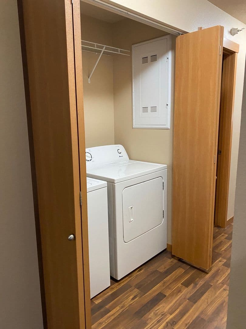 Minot Apartment: 1624 20th Ave NW #203