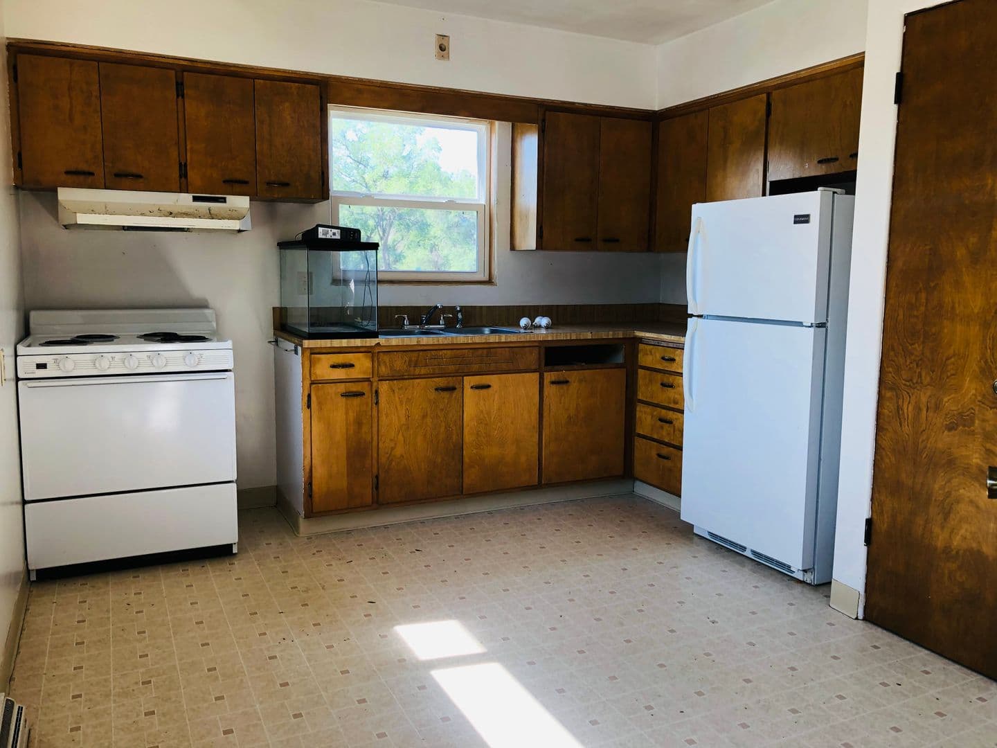 Minot House: 417 11th Ave SE