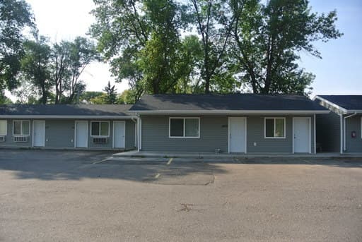 Minot Apartment: 1800 East Burdick Expressway