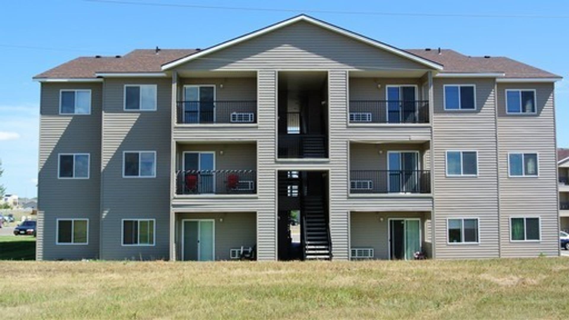 Minot Apartment: 1624 20th Ave NW #203