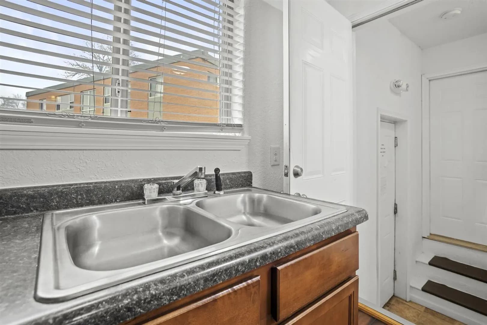 Minot Apartment: 225 19th St SE