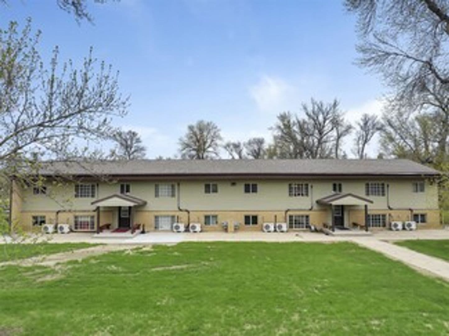 Minot Apartment: 225 19th St SE