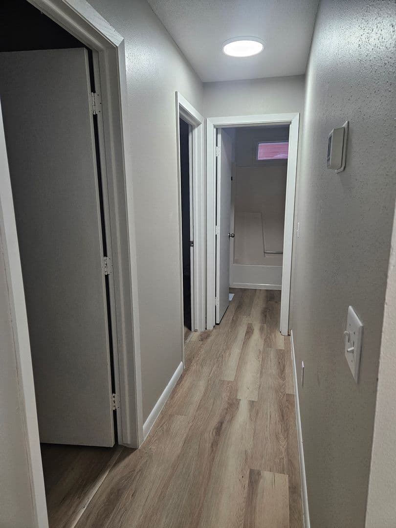 Minot Apartment: 1732-1734 6th St SE