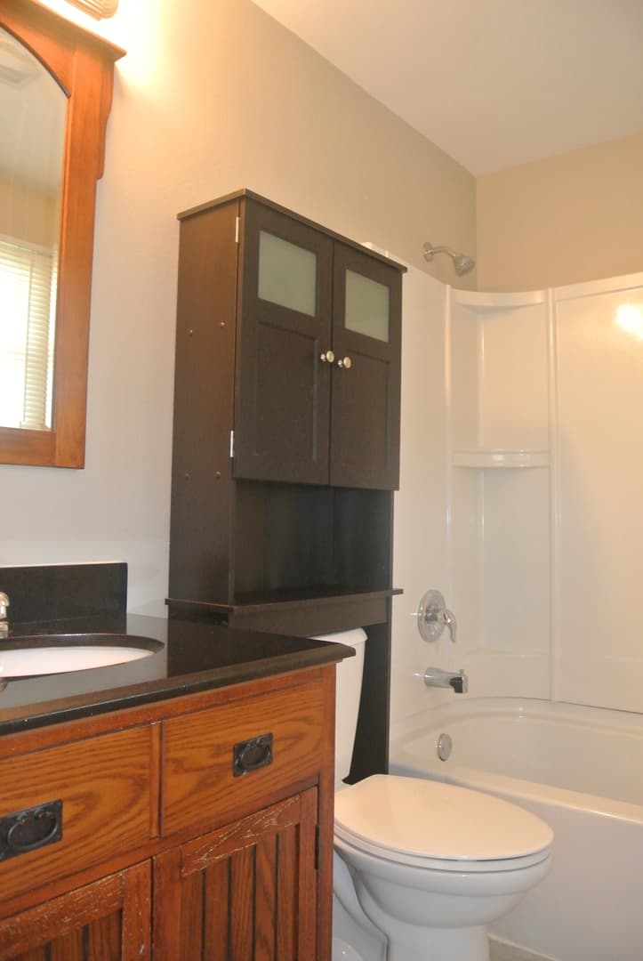 Minot House: 315 16th St SW