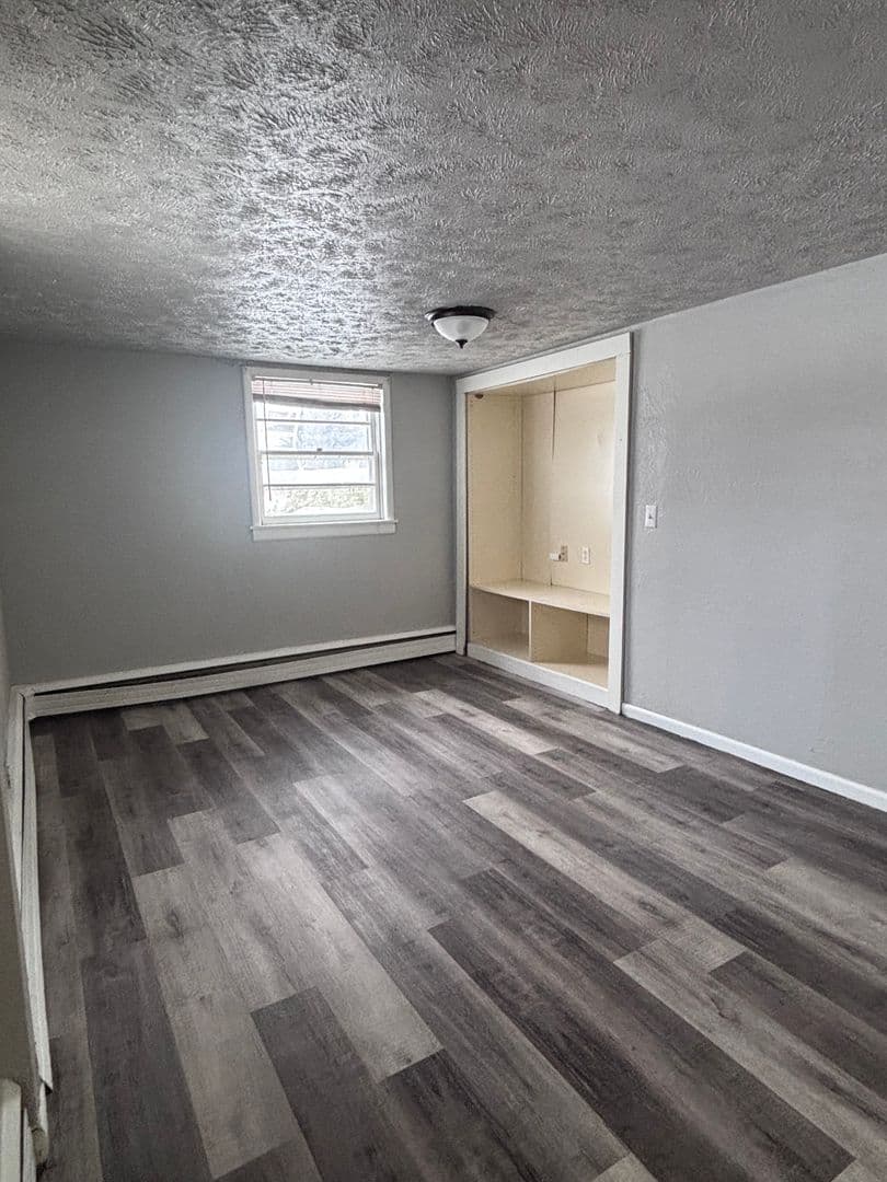 Minot Apartment: 108 11th Ave SE