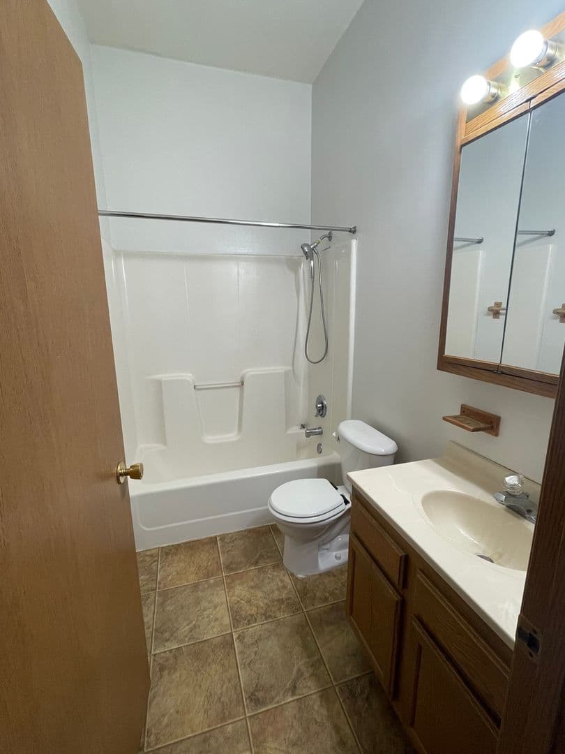 Minot Apartment: 107 South Main St