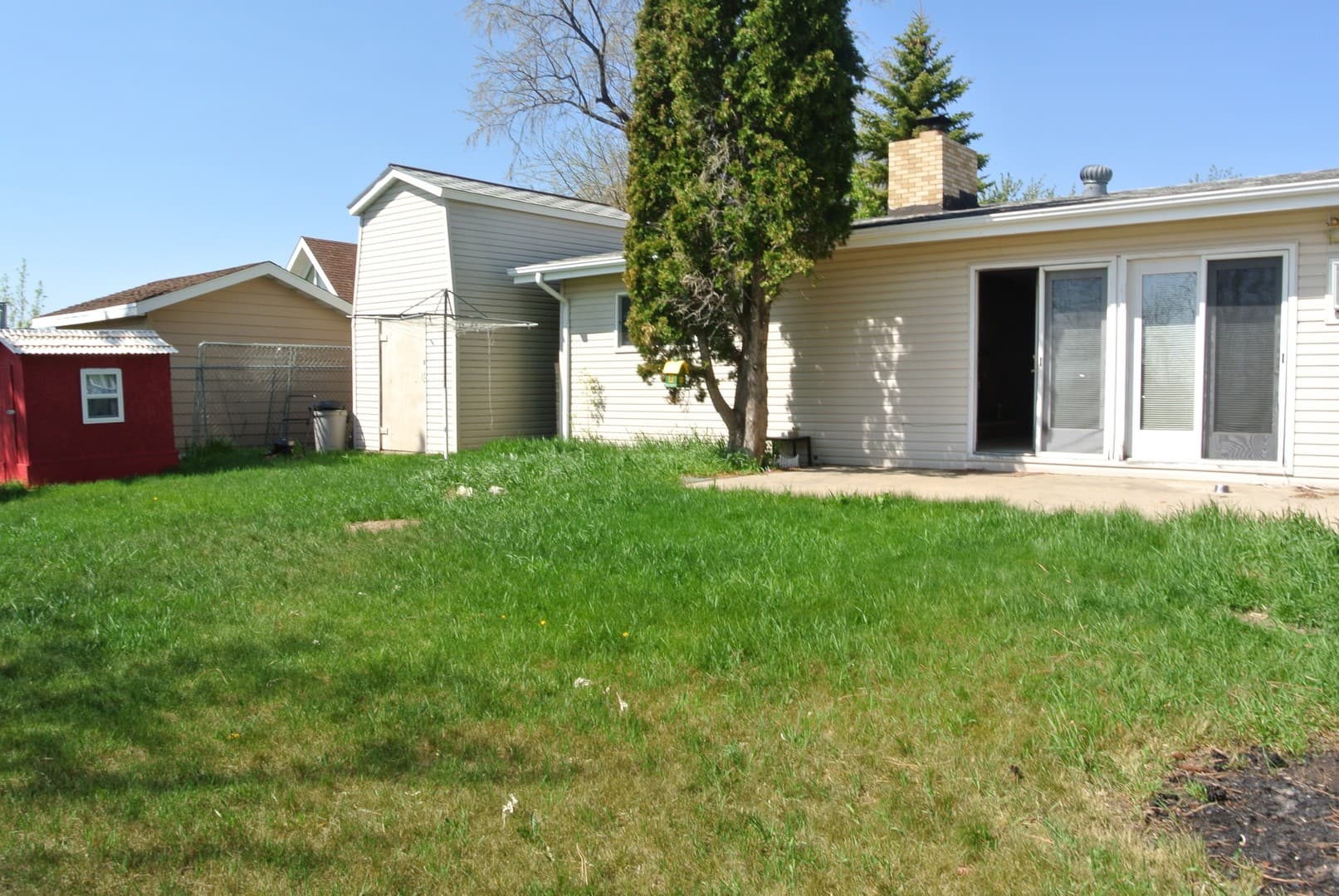 Minot Apartment: 1700 6th St NW