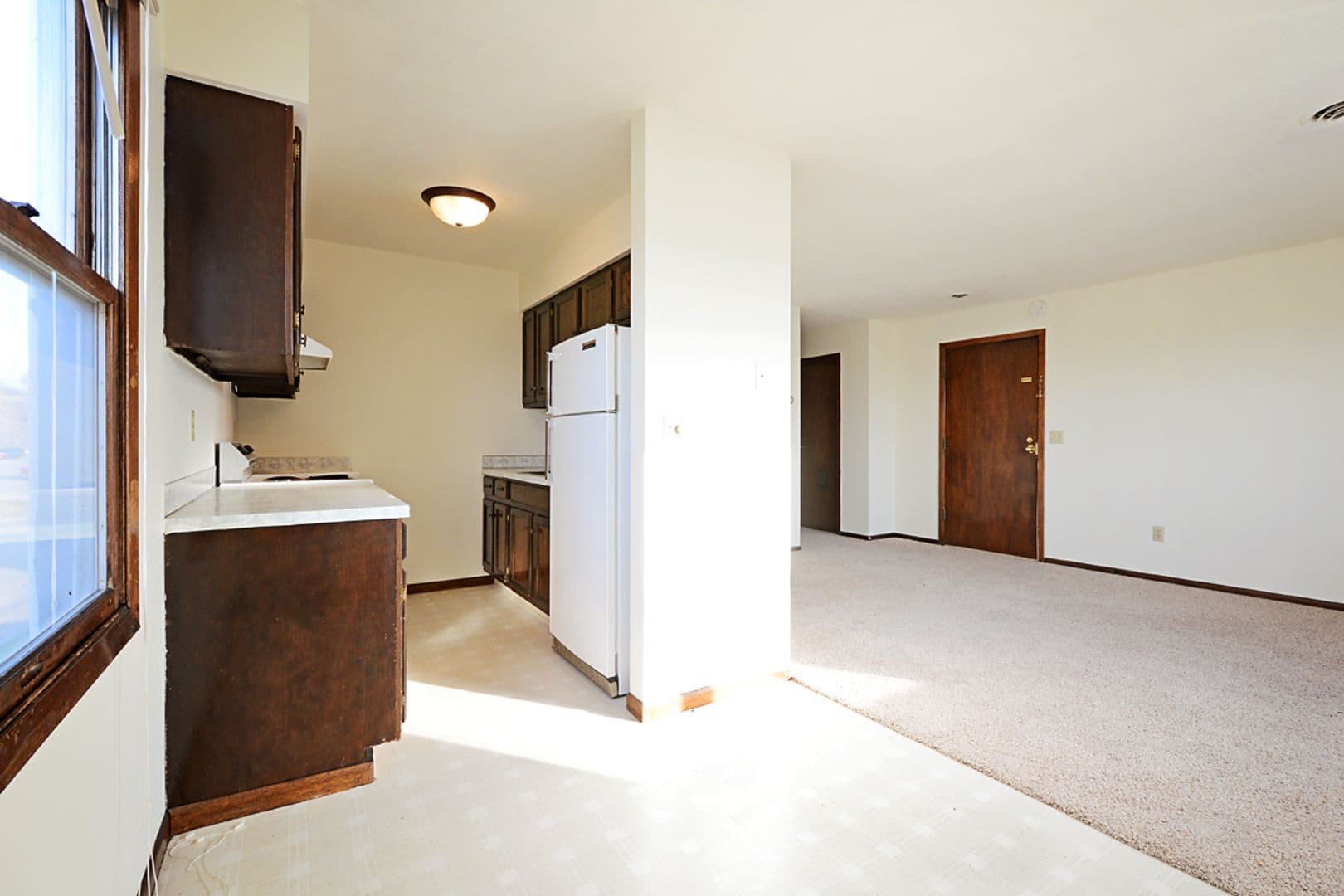 Minot Apartment: 601 Maple Street