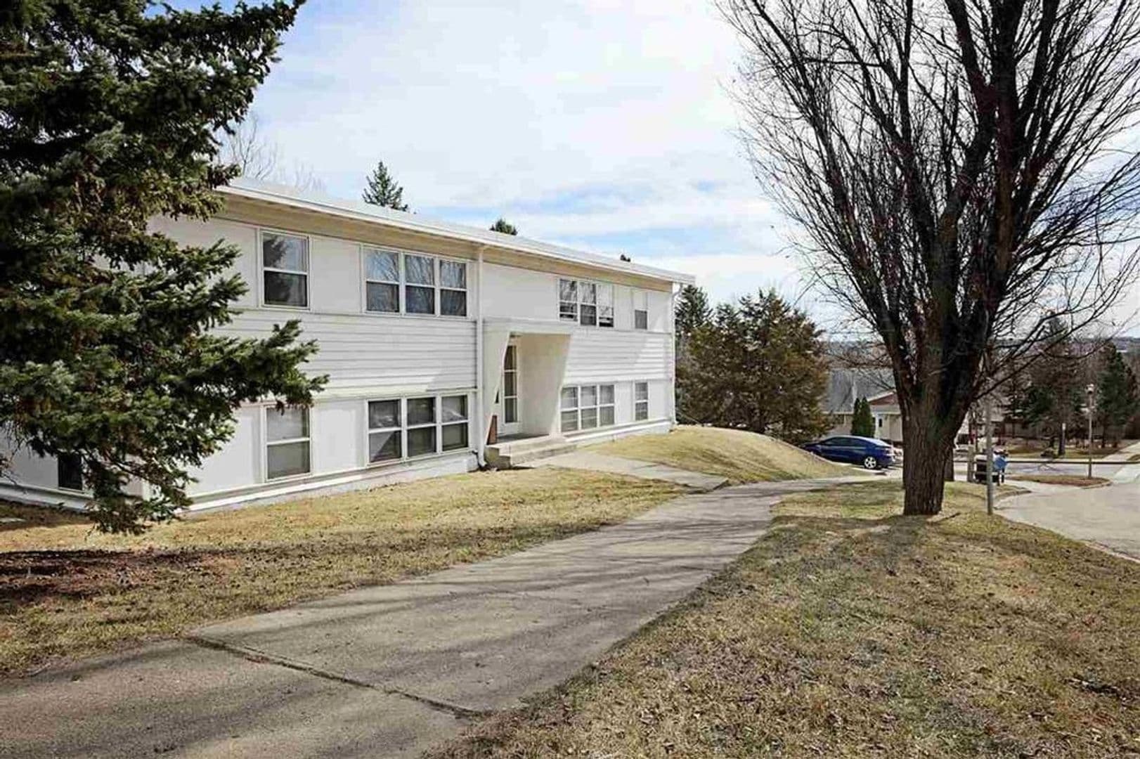 Minot Apartment: 1000 Valley View Drive