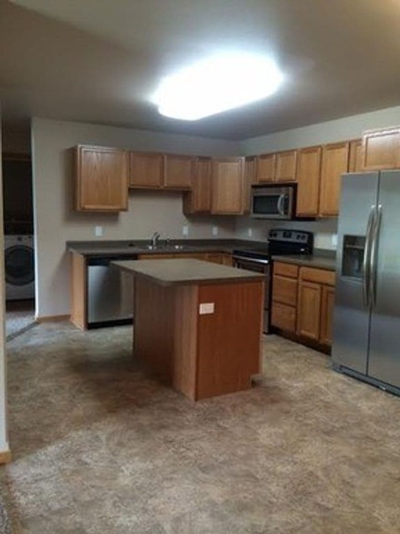 Minot Apartment: 2150 33rd St NW
