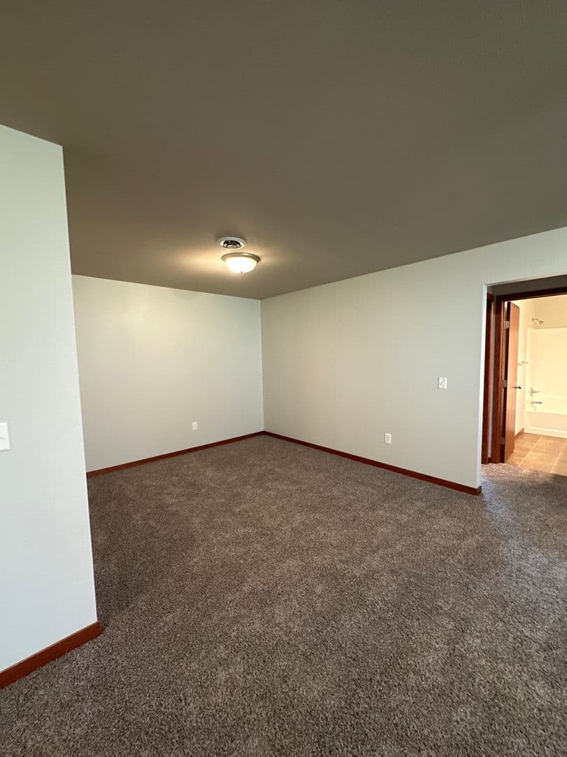 Minot House: 111 Mulberry Loop