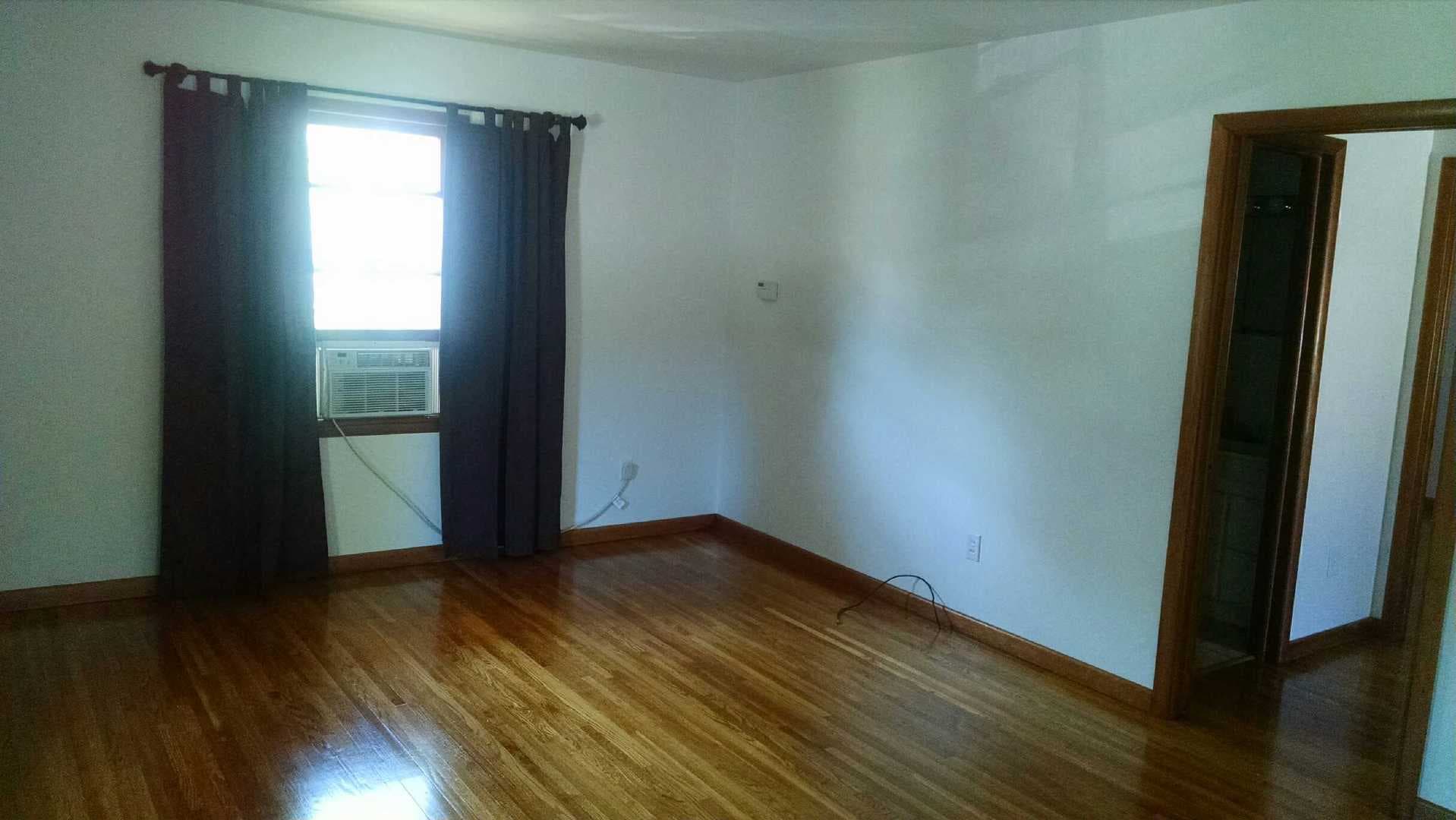 Minot House: 1424 7th St SW