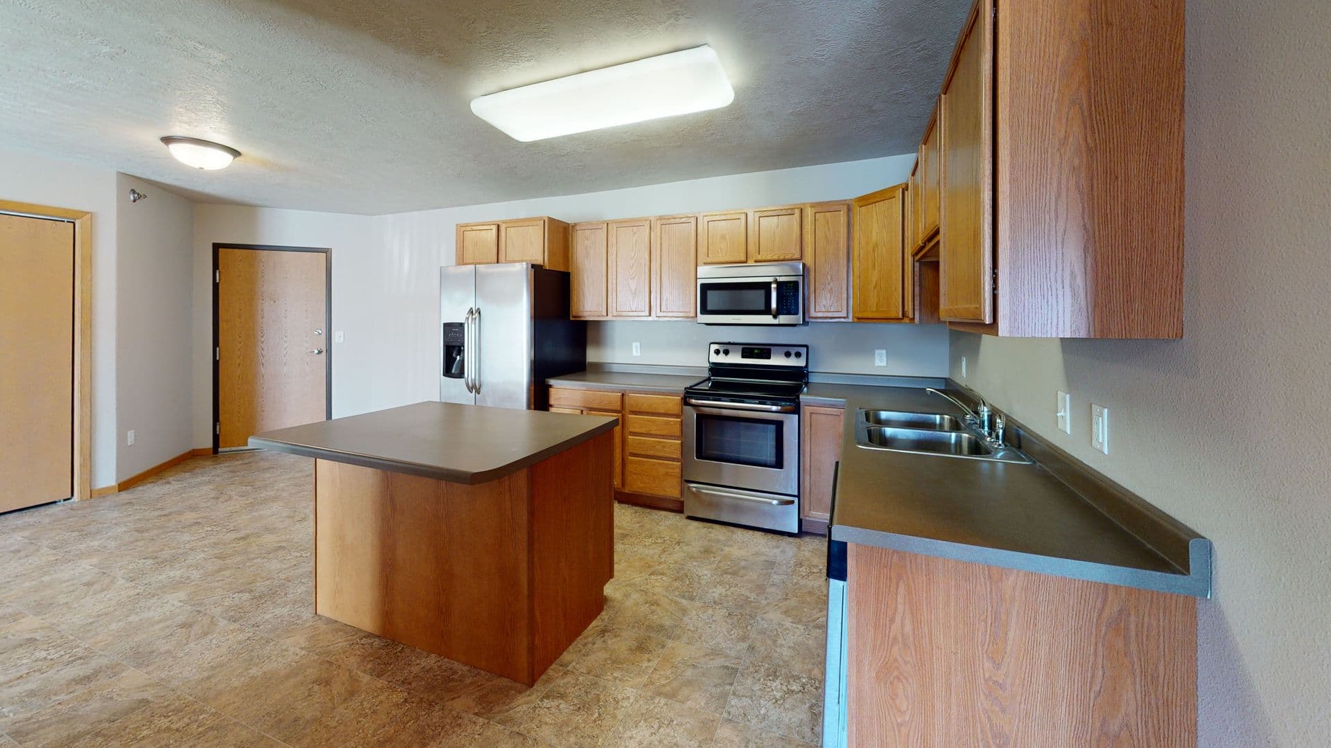 Minot Apartment: 3 36th Ave NE (Building C)