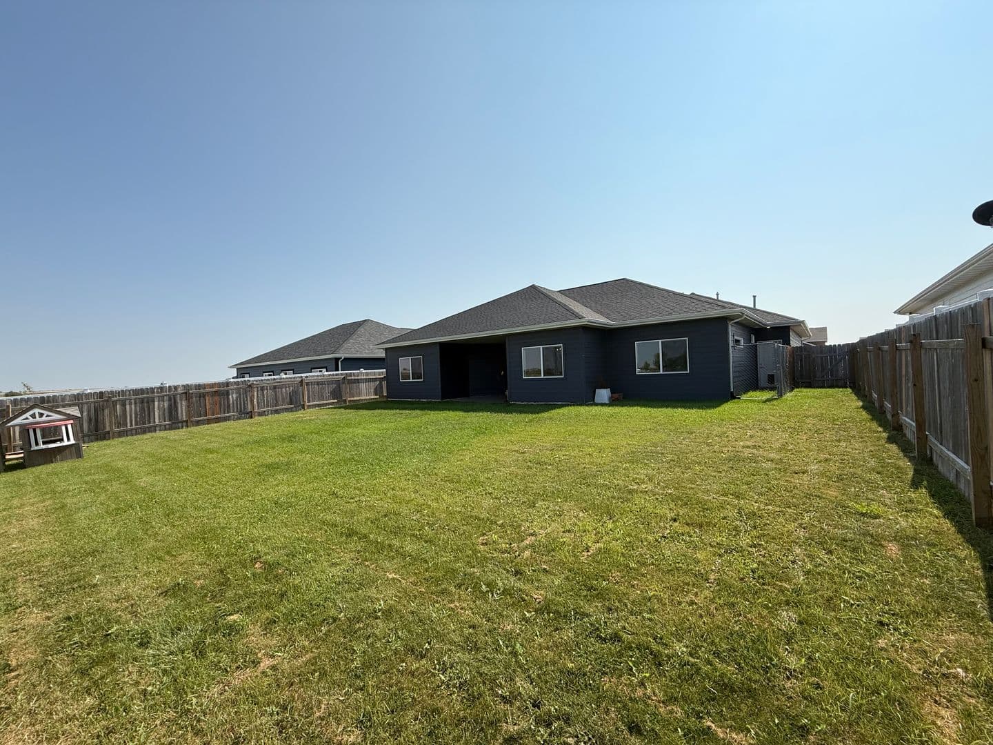 Minot House: 9 Mulberry Loop NE