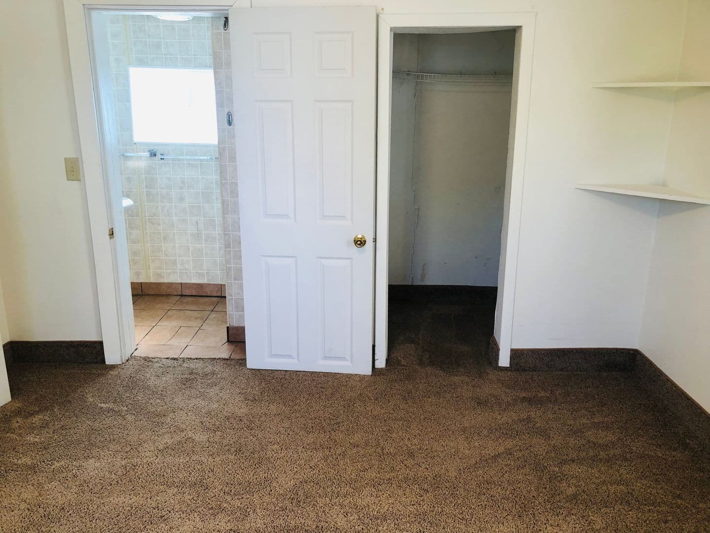 Minot House: 1600 2nd St SE