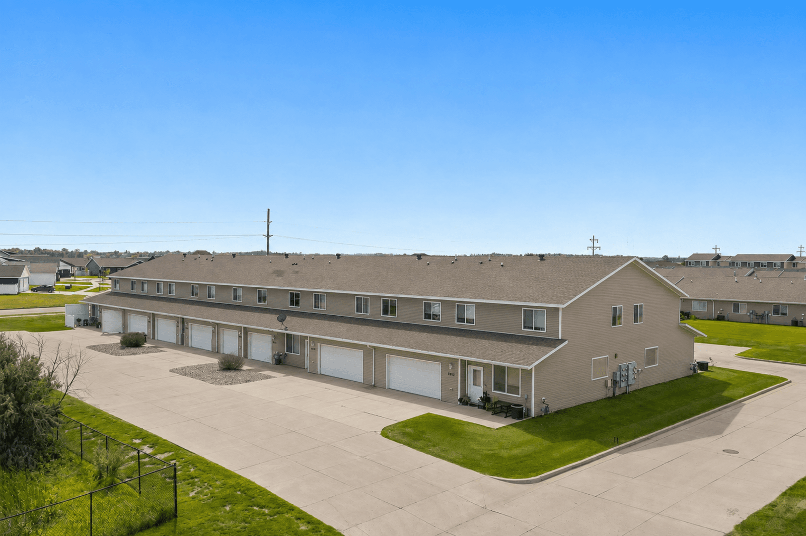 Minot Condo: 1461-1483 34th Ave SE