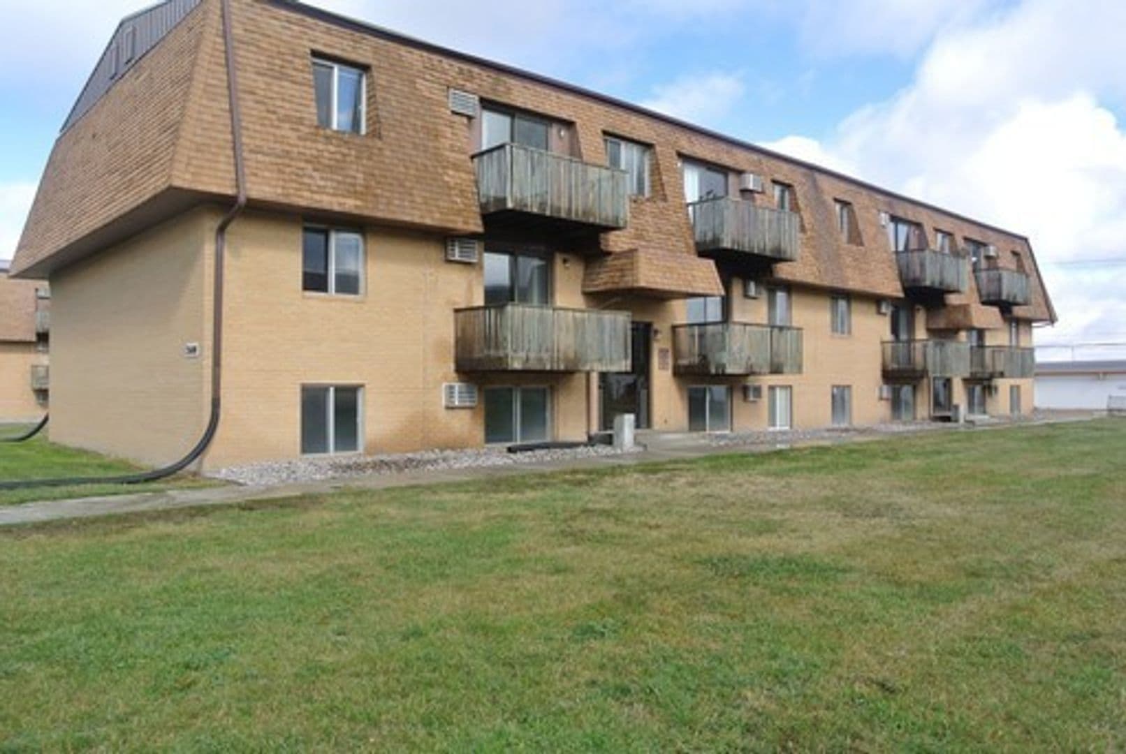Minot Apartment: 2612 4th  St NW