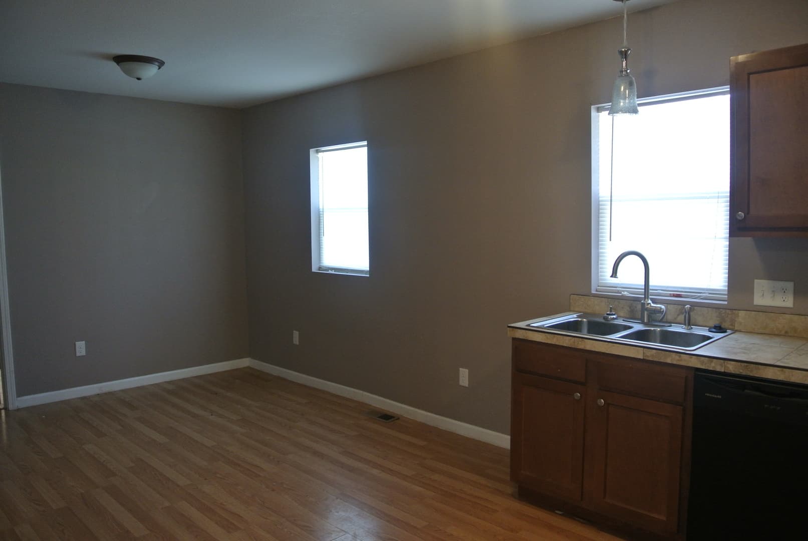 Minot House: 1217 5th Ave NW *For sale*
