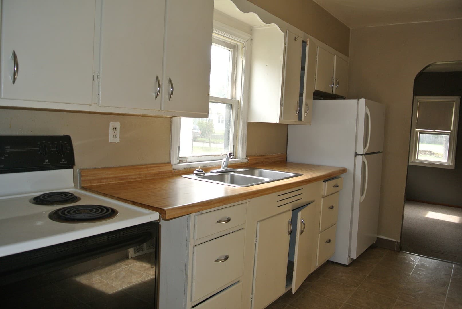 Minot House: 219 - 13th Ave SE