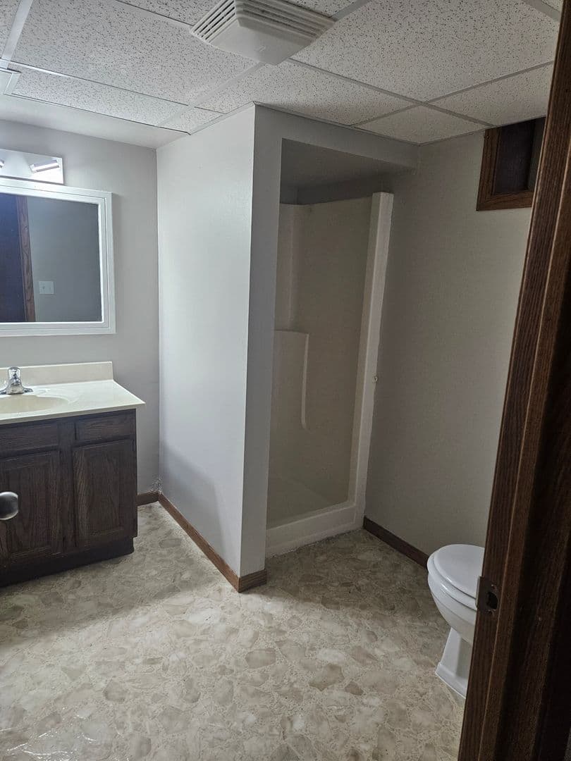 Minot Apartment: 1732-1734 6th St SE